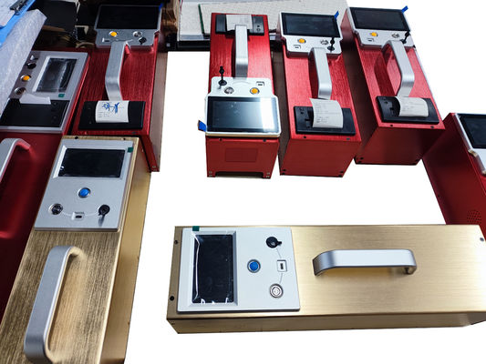 Температура окружающей среды от минус 15 до плюс 60 градусов. Прибор для измерения коэффициента световозвращения с объемом памяти 16 ГБ, поддерживающий оценку коэффициента световозвращения.